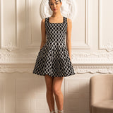 Beyaz Dalga Desenli Zarif Mini Elbise