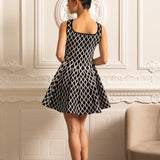 Beyaz Dalga Desenli Zarif Mini Elbise