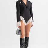 Beyaz Dantel Süslemeli Zarif Blazer Bodysuit