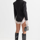 Beyaz Dantel Süslemeli Zarif Blazer Bodysuit