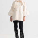 Kürk Manşetli ve Kurdele Detaylı Kaban