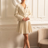 Uzun Kollu Üst ve Eşleşen Pileli Mini Etekli Dokulu Ortak Takım