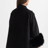 Kürk Manşetli ve Kurdele Detaylı Kaban