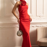 3 Boyutlu Güllü ve Yandan Yırtmaçlı Elbise - Kırmızı