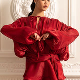 Drapeli Uzun Kollu, Mini Etekli ve Büzgülü Bel Detaylı Elbise – Kırmızı