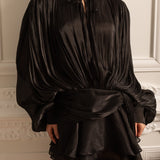 Drapeli Uzun Kollu, Mini Etekli ve Büzgülü Bel Detaylı Elbise – Siyah