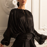 Drapeli Uzun Kollu, Mini Etekli ve Büzgülü Bel Detaylı Elbise – Siyah