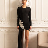 Beyaz Kalça Süslemeli ve Şeffaf Kat Boyu Uzantılı Asimetrik Gömme Elbise