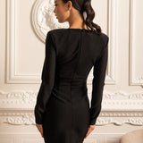 Açık Yaka ve Gümüş Deniz Yıldızı Detaylı Uzun Kollu Mini Elbise – Siyah