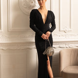 Derin Yakalı Zarif Dantelli Elbise