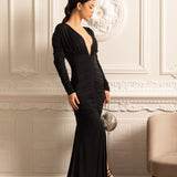 Derin Yakalı Zarif Dantelli Elbise