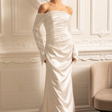 Dantelli Tasarımlı ve Drapeli Etekli Omuzları Açık Saten Elbise - Beyaz