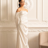 Dantelli Tasarımlı ve Drapeli Etekli Omuzları Açık Saten Elbise - Beyaz