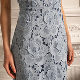 Yüksek Yakalı ve Midi Etekli Çiçek Desenli Dantel Elbise