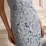 Yüksek Yakalı ve Midi Etekli Çiçek Desenli Dantel Elbise