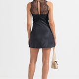 Dantel Vurguları Olan Mini Elbise