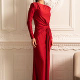 Uzun Kollu, Yandan Dökümlü ve Bükümlü Bel Detaylı Saten Elbise - Kırmızı