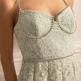 Dantel Çiçek Desenli ve Işıltılı Detaylara Sahip Mini Elbise