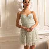 Dantel Çiçek Desenli ve Işıltılı Detaylara Sahip Mini Elbise