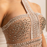 Boncuk ve Kristal Süslemeli Zarif Boyundan Bağlamalı Elbise – Bej