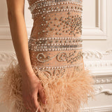 Boncuk ve Kristal Süslemeli Zarif Boyundan Bağlamalı Elbise – Bej