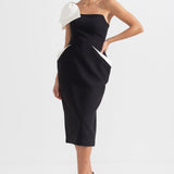 Beyaz Vurgulara Sahip Tek Omuzlu Fit Elbise