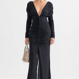 Derin Yakalı Zarif Dantelli Elbise