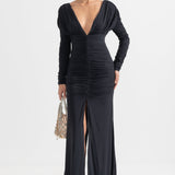 Derin Yakalı Zarif Dantelli Elbise