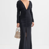 Derin Yakalı Zarif Dantelli Elbise