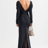 Derin Yakalı Zarif Dantelli Elbise