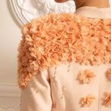 3D Kontrast Çiçekli Omuz ve Sırt Aksesuarlı Uzun Palto - Şeftali