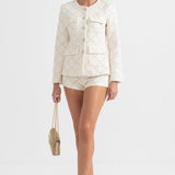 Altın Düğmeli Dokulu Ceket ve Eşleşen Şort