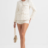 Altın Düğmeli Dokulu Ceket ve Eşleşen Şort