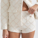 Altın Düğmeli Dokulu Ceket ve Eşleşen Şort