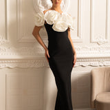 Büyük Beyaz Çiçek Süslemeli Gömme Elbise - Siyah