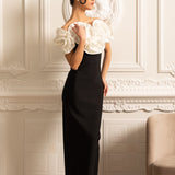 Büyük Beyaz Çiçek Süslemeli Gömme Elbise - Siyah