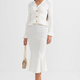 Beyaz Fırfırlı Ceket & Volanlı Etek Triko Takım