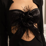 Omuzları Yapılandırılmış ve Önü Kesimli Uzun Kollu Zarif Elbise