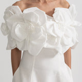 Büyük Kumaş Çiçek Desenli Omuzları Açık Midi Elbise - Beyaz