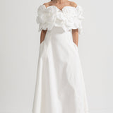 Büyük Kumaş Çiçek Desenli Omuzları Açık Midi Elbise - Beyaz