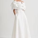 Büyük Kumaş Çiçek Desenli Omuzları Açık Midi Elbise - Beyaz