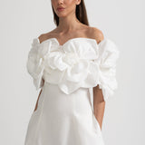 Büyük Kumaş Çiçek Desenli Omuzları Açık Midi Elbise - Beyaz