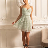 Dantel Çiçek Desenli ve Işıltılı Detaylara Sahip Mini Elbise