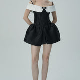 Beyaz Omuzları Açık Yakalı Siyah Saten Mini Elbise