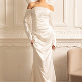 Dantelli Tasarımlı ve Drapeli Etekli Omuzları Açık Saten Elbise - Beyaz