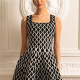 Beyaz Dalga Desenli Zarif Mini Elbise