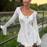 Derin V Yaka Fırfırlı Uzun Flare Kol Mini Elbise