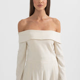 Sırt Fiyonk Detaylı Omuzları Açık Tulum