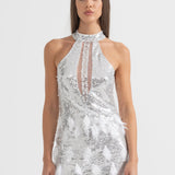 Önü Kesik ve Tüylü Pırıltılı Pullu Mini Elbise