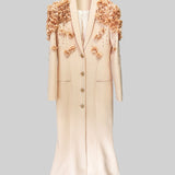 3D Kontrast Çiçekli Omuz ve Sırt Aksesuarlı Uzun Palto - Şeftali